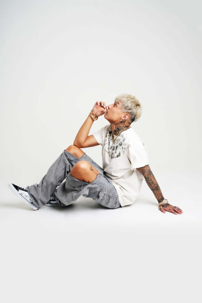 t-Ace、プロデューサーにGeG迎えTHE BLUE HEARTSの名曲「月の爆撃機」カバーアレンジ　MVも公開のサムネイル画像