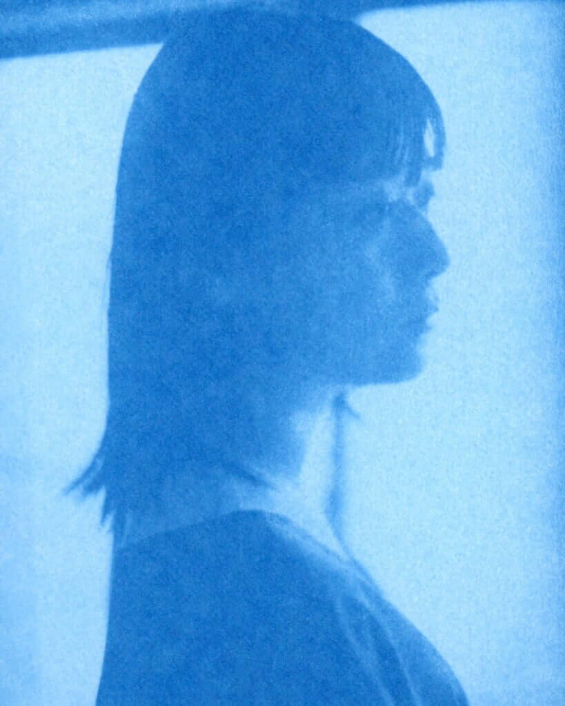 米山ミサソロプロジェクト浮（ぶい）、ニューシングル「海へ (とおあさver.)」配信開始のサムネイル画像