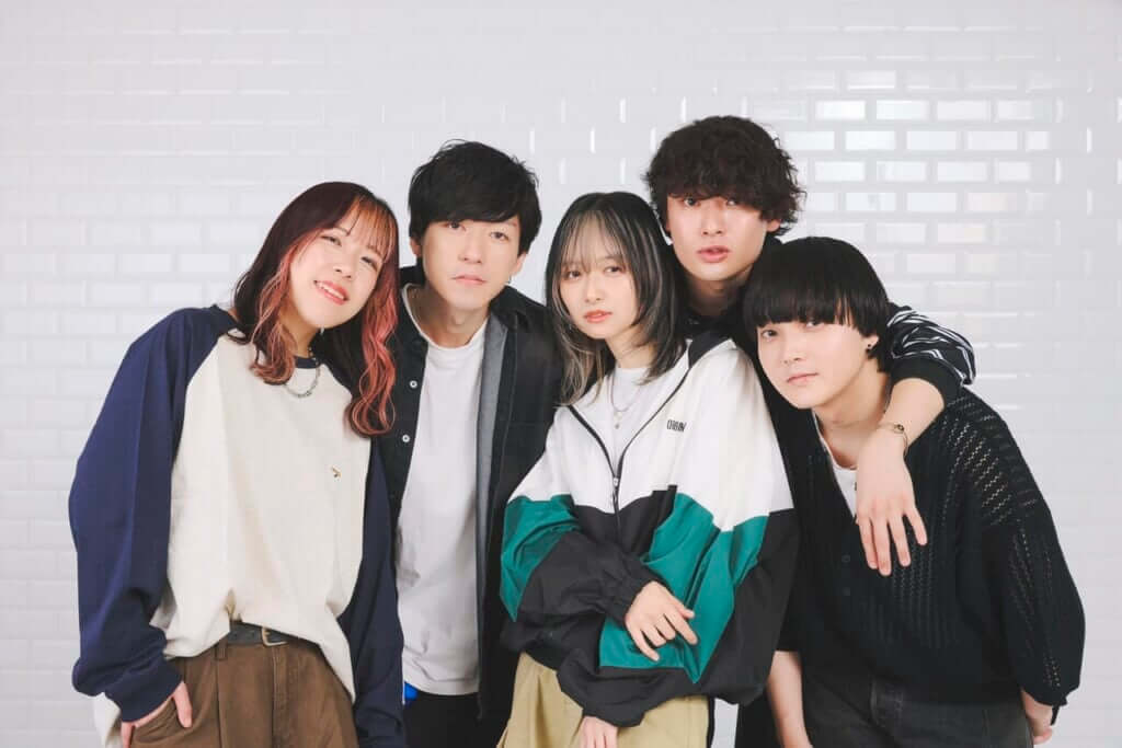 NELKE、光と影のコントラスト描く新EP『ambivalence』リリース　全国ツアーはソールド続出のサムネイル画像