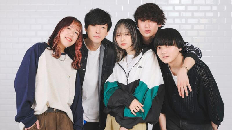 NELKE、光と影のコントラスト描く新EP『ambivalence』リリース　全国ツアーはソールド続出