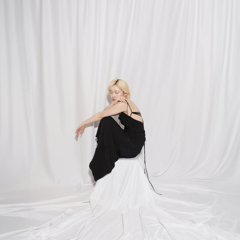 reina 新アルバム『NICO』リリース　Bonbero、Skaai、さらさ参加のサムネイル画像