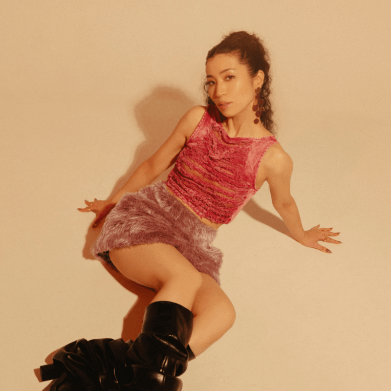 aimi、危ういほどに一途な愛を綴る新曲「Is it a crime?」配信開始のサムネイル画像