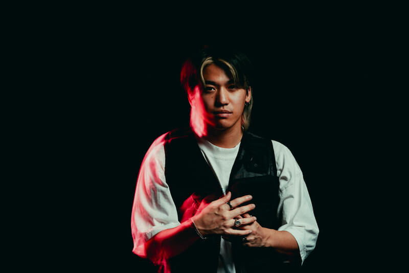 OHTORA、プロデューサーにNew Kを迎えエレクトロニックでダンサブルな新曲「HONEY COMIN’ LOSER」リリースのサムネイル画像