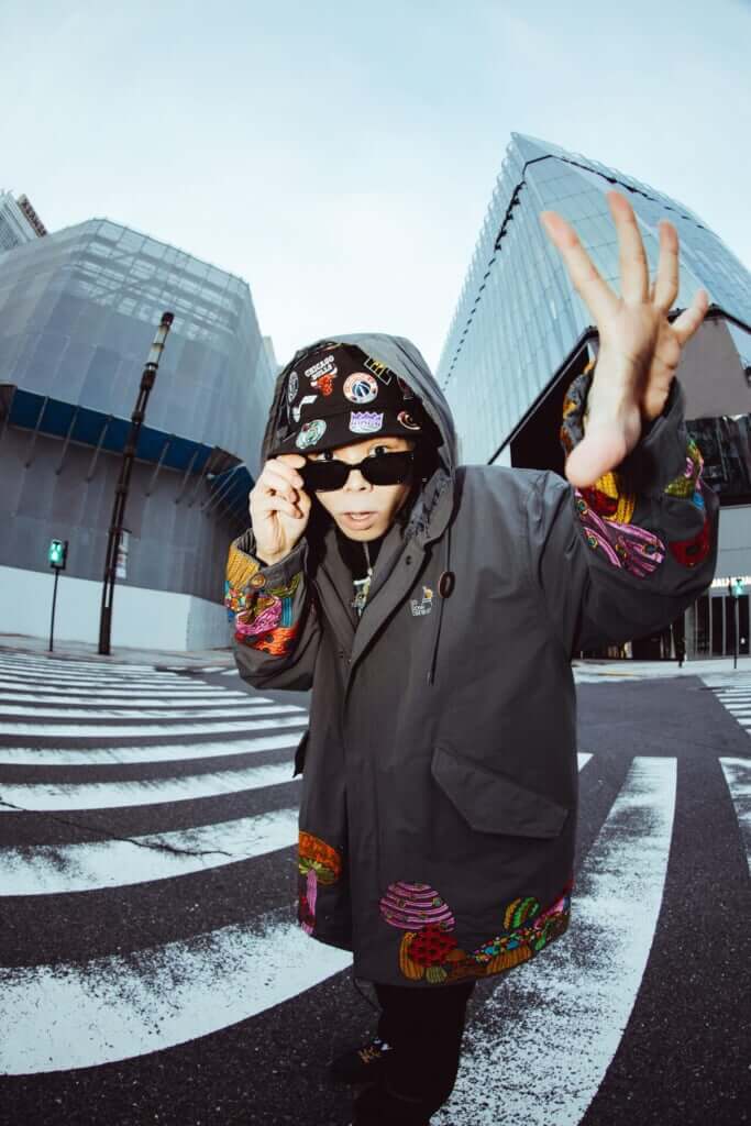 SANTAWORLDVIEW、およそ1年ぶり新曲　セルフプロデュースの「Elegant Life」リリースのサムネイル画像