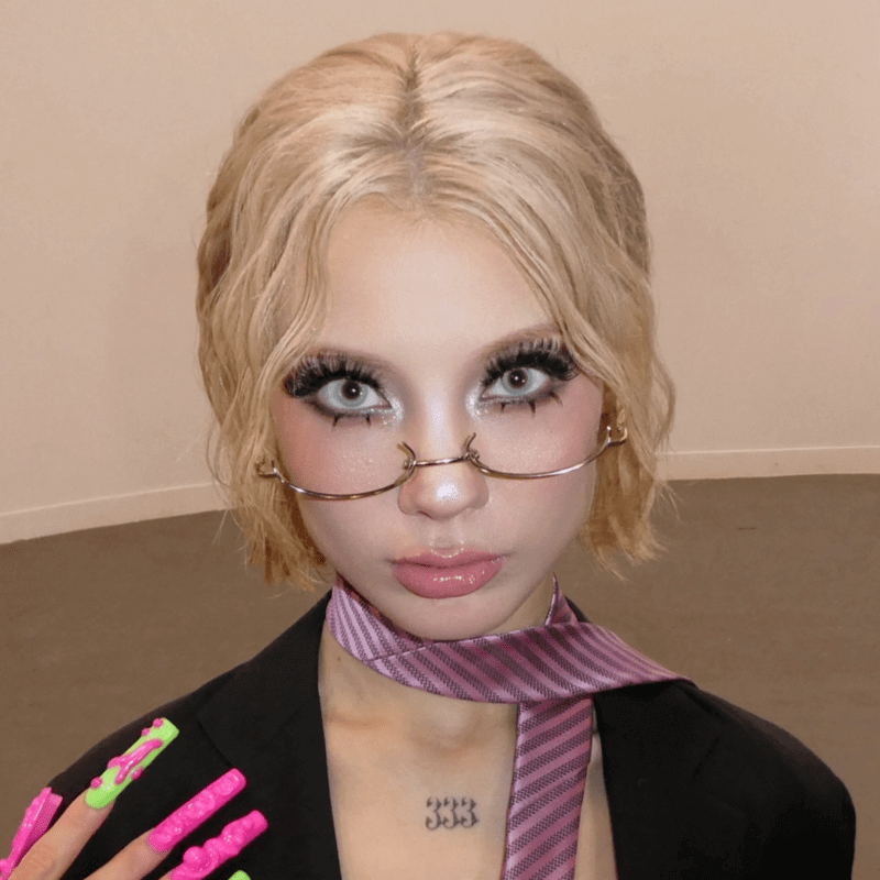 MIA、実妹IFE参加曲も収録のソロ初EP『Welcome to da MIA World』リリース　先行曲「黙れ年寄り」のMVも公開のサムネイル画像