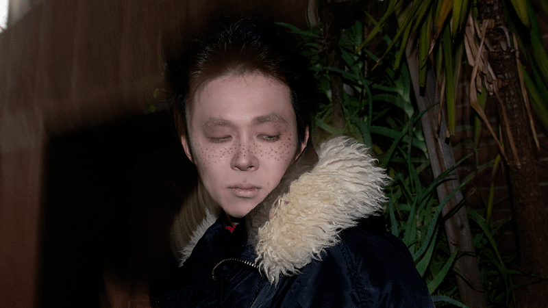 令和のグラムロックを鳴らすTarah Kikuchi、今月リリース予定の新アルバムから先行シングル「ブルーのアイシャドウ」配信開始