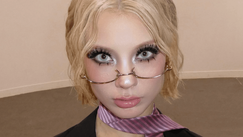 MIA、実妹IFE参加曲も収録のソロ初EP『Welcome to da MIA World』リリース　先行曲「黙れ年寄り」のMVも公開