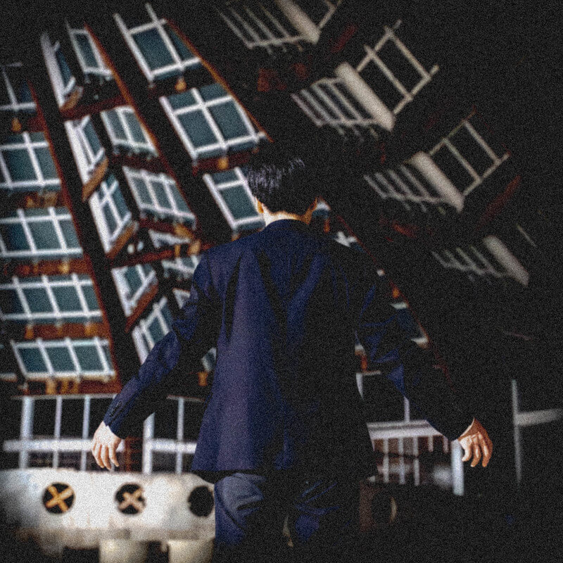 “考察合戦”も巻き起こす謎の新星アーティストLuciela、新曲「瘡蓋」リリース ＆ MV公開