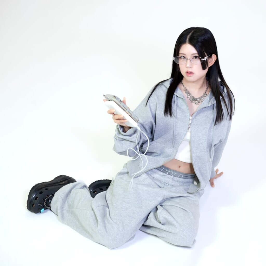 valknee、らしさ凝縮の新曲「ぷに」リリース　MVも公開のサムネイル画像