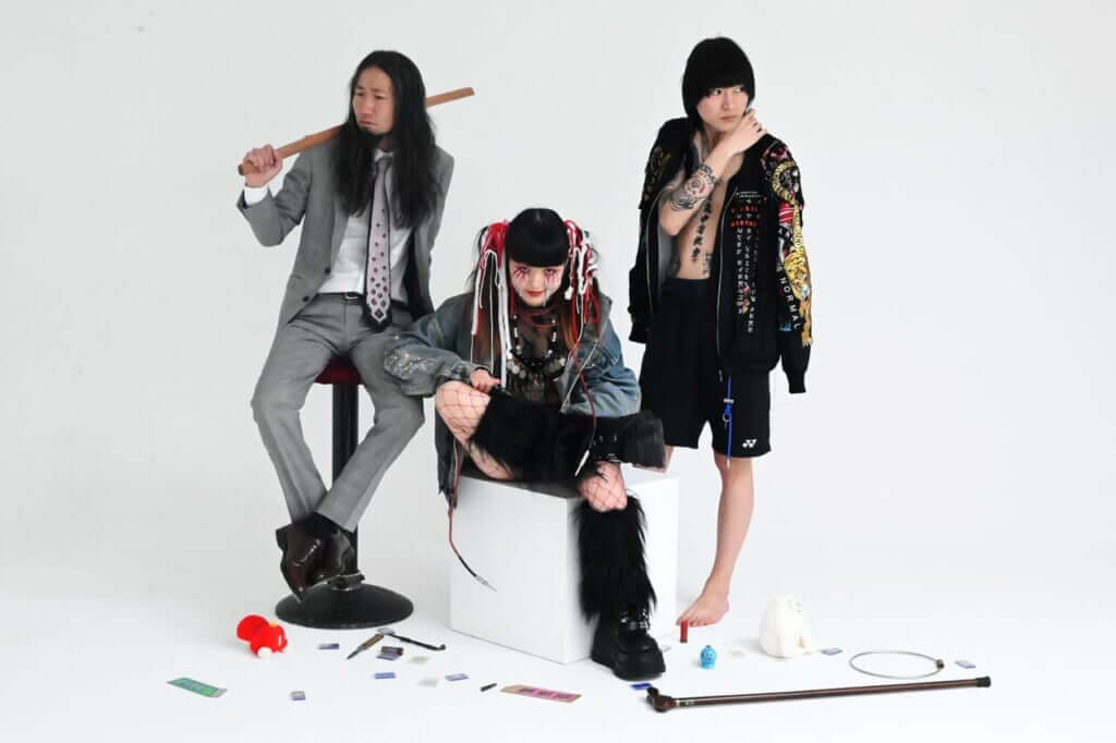 赤いくらげ、5thアルバム『ド鳴れ!!』リリース　リリースツアーには古山菜の花、暴動クラブ、人畜乱弾が出演のサムネイル画像