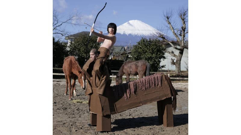 SUSHIBOYS、毎年恒例の新年楽曲「年賀状2026 (午)」リリース ＆ MV公開