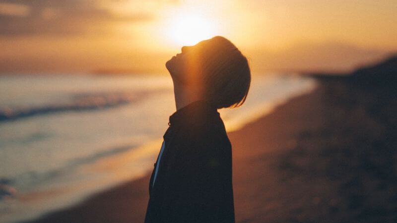 [.que]、今春リリースのニューアルバムから先行シングル「Traveler」配信開始