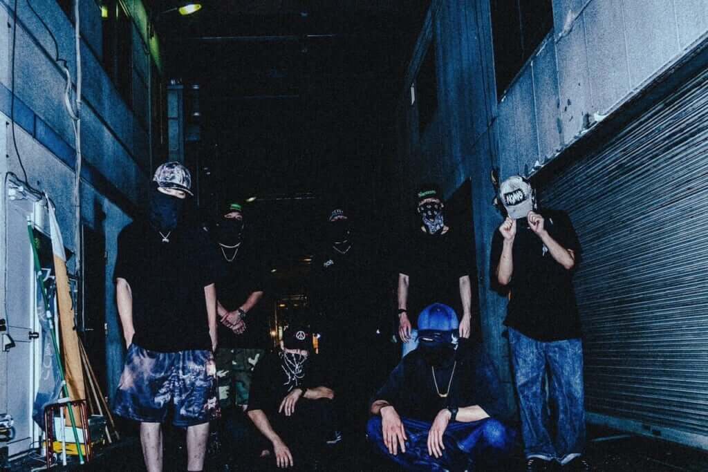 DC、“スラミングデス×Phonk” 最凶サウンドの2ndアルバム『AKB SIGILS』　JNKMN、SLUMZA、SiX FXXT UNDXRら参加のサムネイル画像