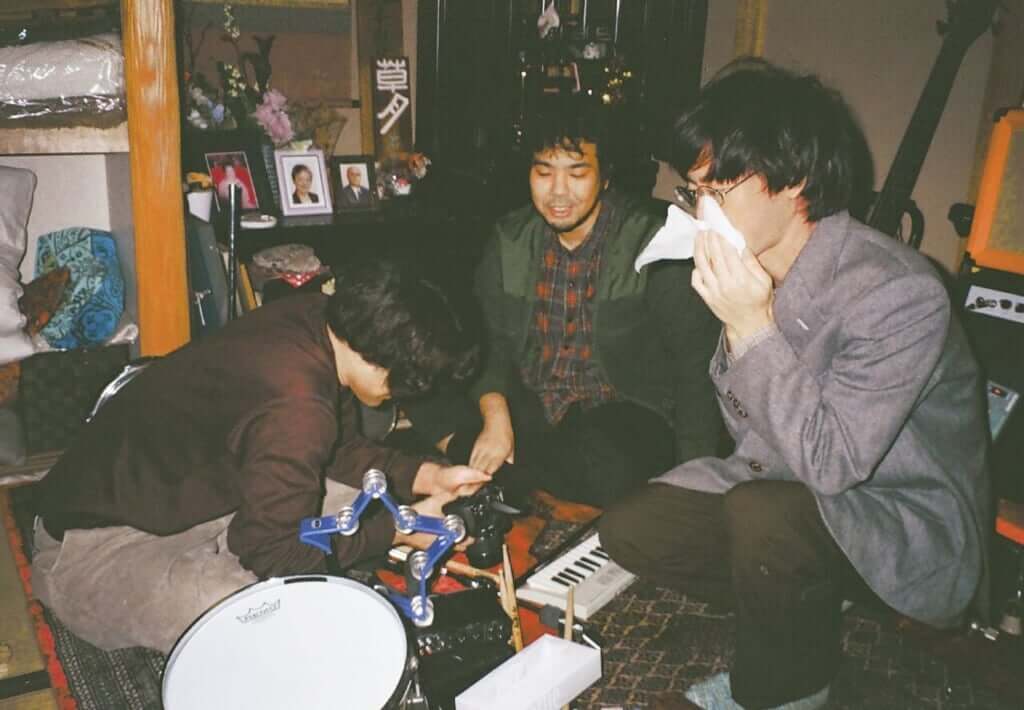 本日休演、およそ5年ぶりニューアルバム『Believe』リリース　セルフミックスで描き切ったジャンクなサイケデリアのサムネイル画像