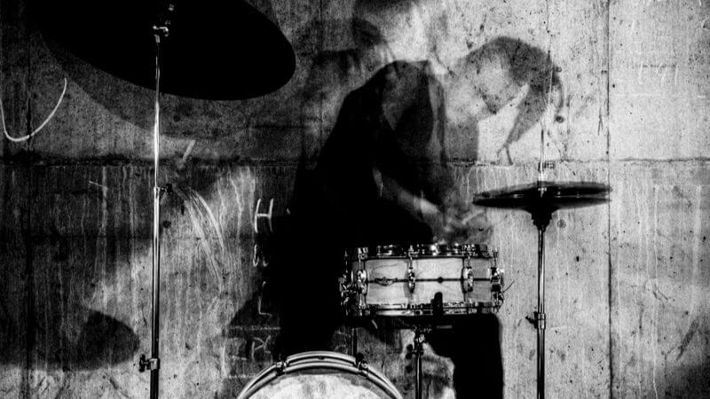 SHIN KOKAWA（粉川心）、13組のアーティストと毎週3曲コラボ　第一弾はzezeco（青木ロビン & Manukan）