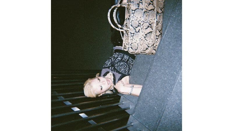 Charlu、新曲「SYAD」リリース　“次世代Galsのバイブル”掲げアグレッシブなボースティング