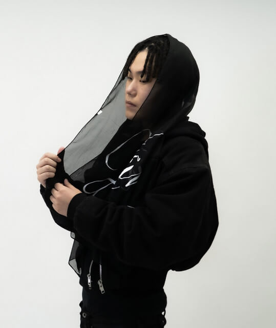 XAN、およそ2年ぶり新作となるEP『LOVE THE PAIN』リリース　環境の変化で深みを増した現在地 & ブレないリアルをパッケージのサムネイル画像