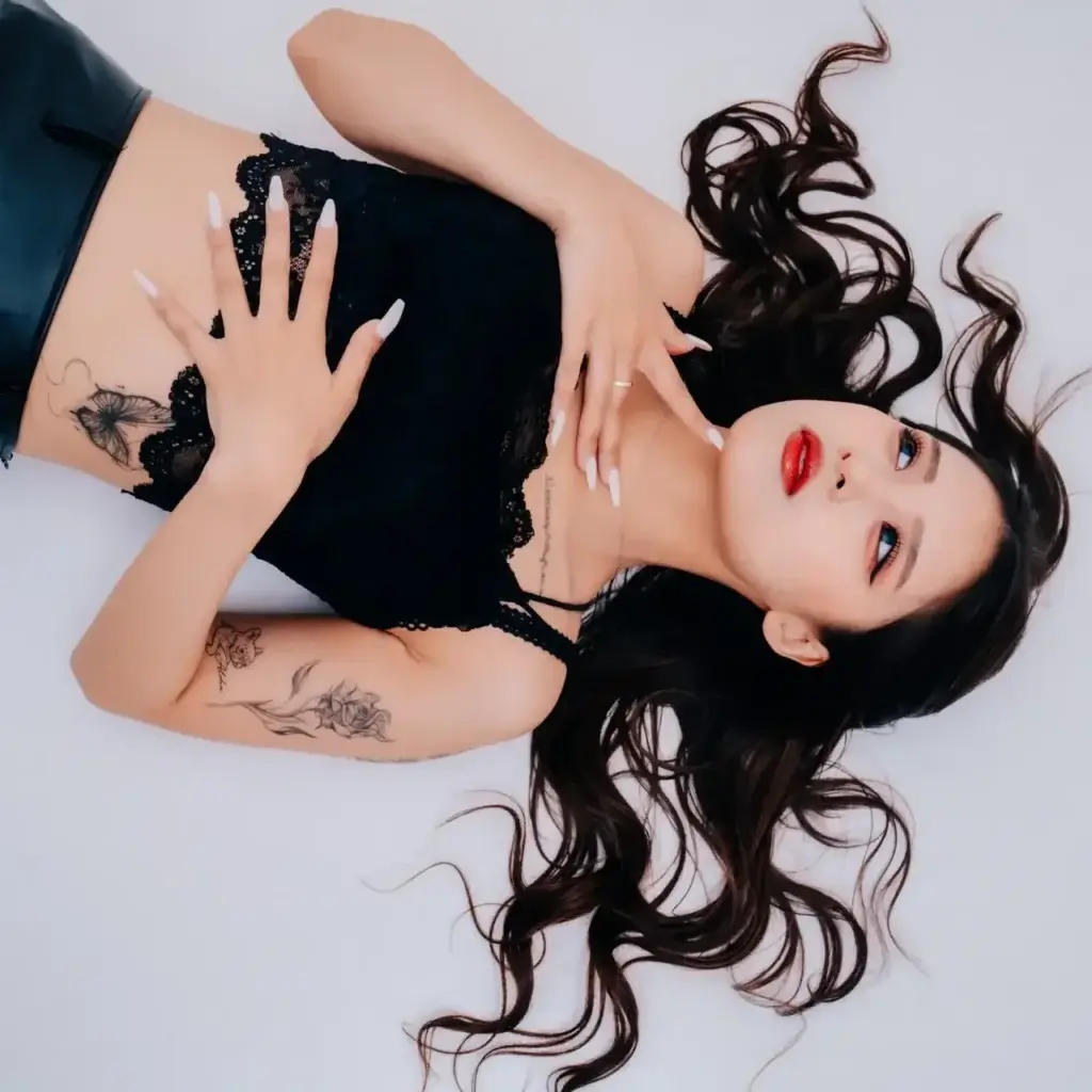 ALBA、パーティー明けの情景描く新曲「Tequila」リリースのサムネイル画像