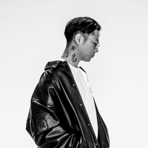 ¥uK-B、客演にRude-αを迎えたニューシングル「That’s my buddy」リリース　沖縄・コザの情景が浮かぶ一曲のサムネイル画像