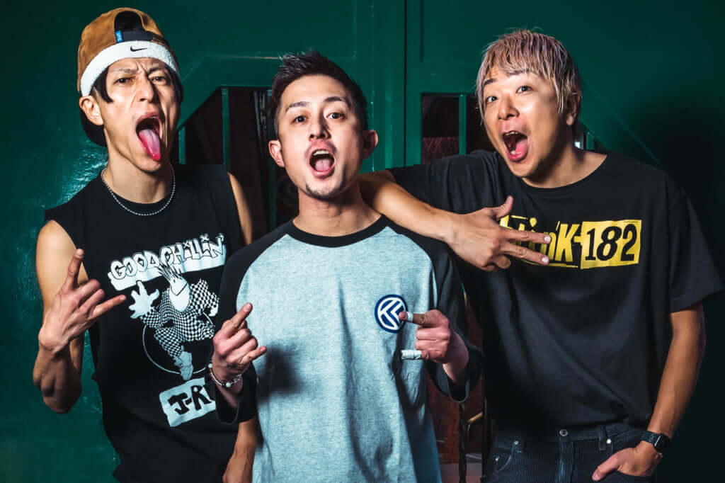 TOTALFAT インタビュー「俺らは自分たちが思ってたよりも強いバンドだった」 “独立＆DIY”を選択した3人の新たな決意と覚悟